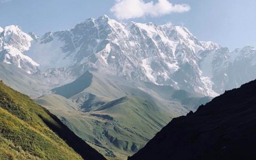 Wandern im Kaukasus in Georgien: Einsamkeit genieÃŸen