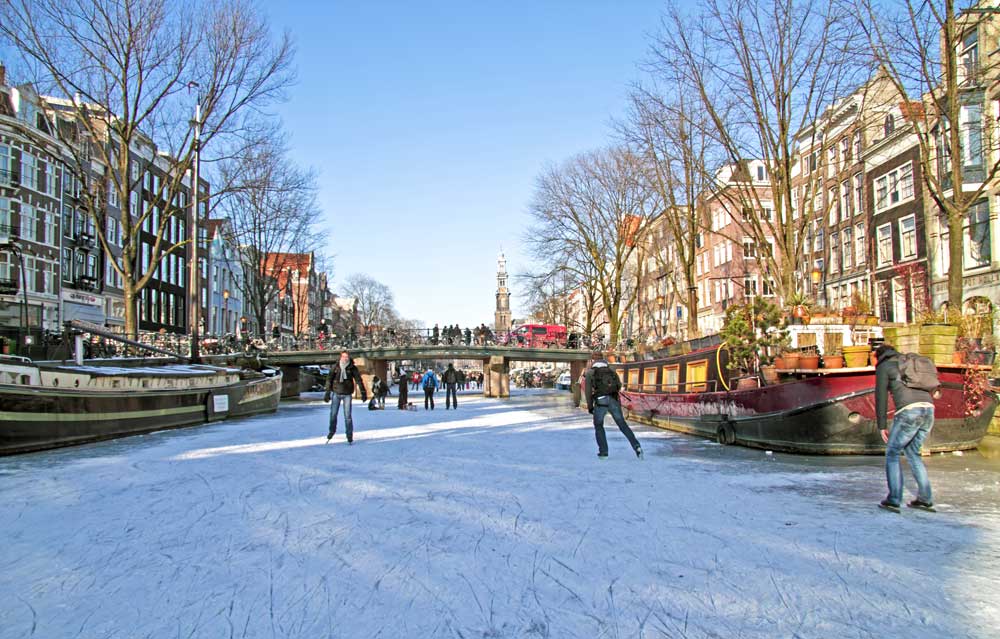 Eislaufen auf den Amsterdamer Grachten: Seltenes PhÃ¤nomen