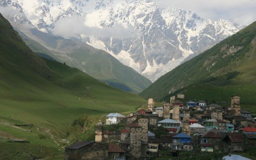 Ushguli: Uraltes Bergdorf im Kaukasus in Georgien