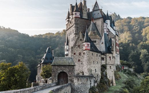 Burg Eltz: Das berÃ¼hmte MÃ¤rchenschloss in der Eifel