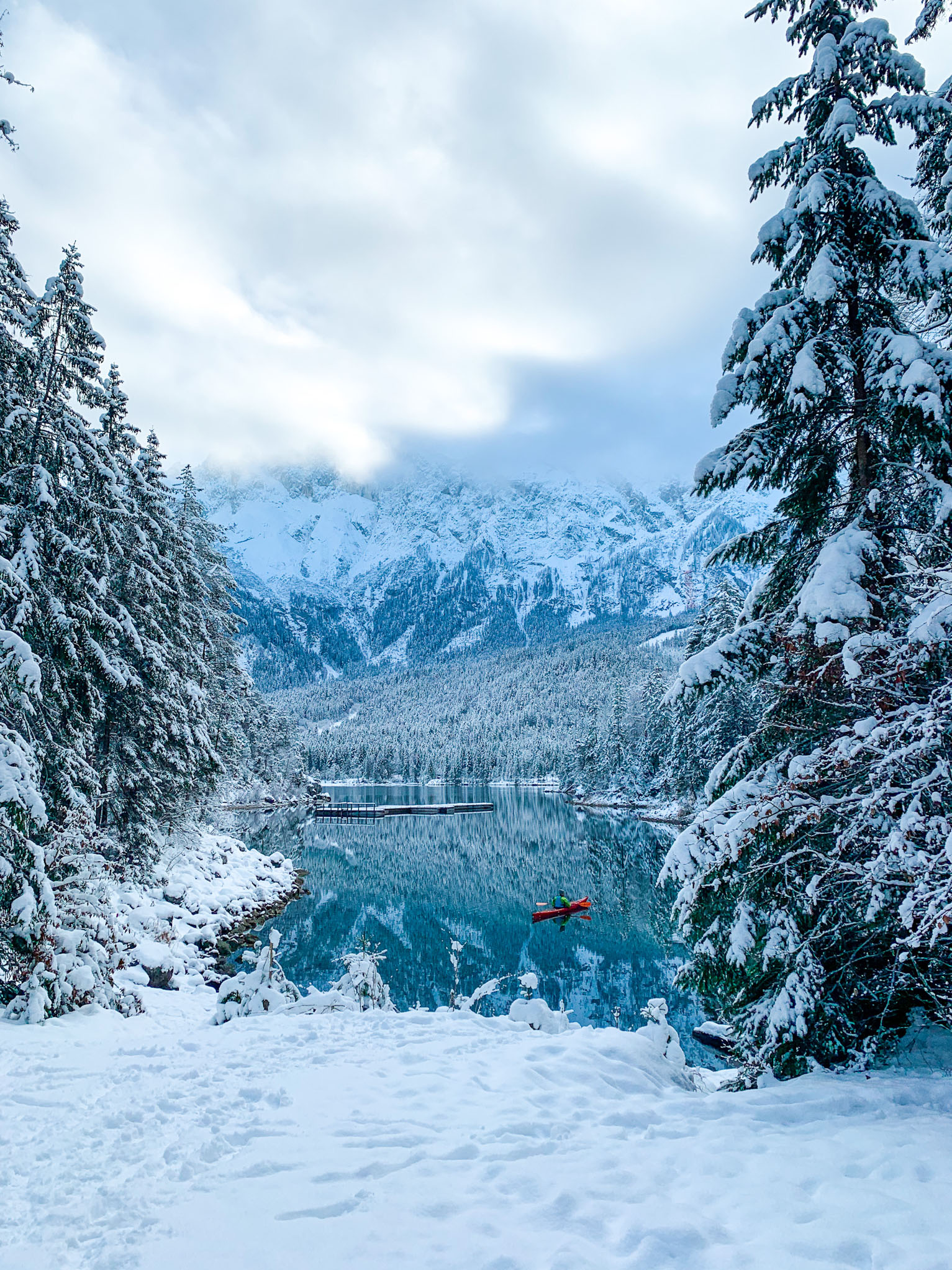 Winterwanderung auf dem Eibsee-Rundweg