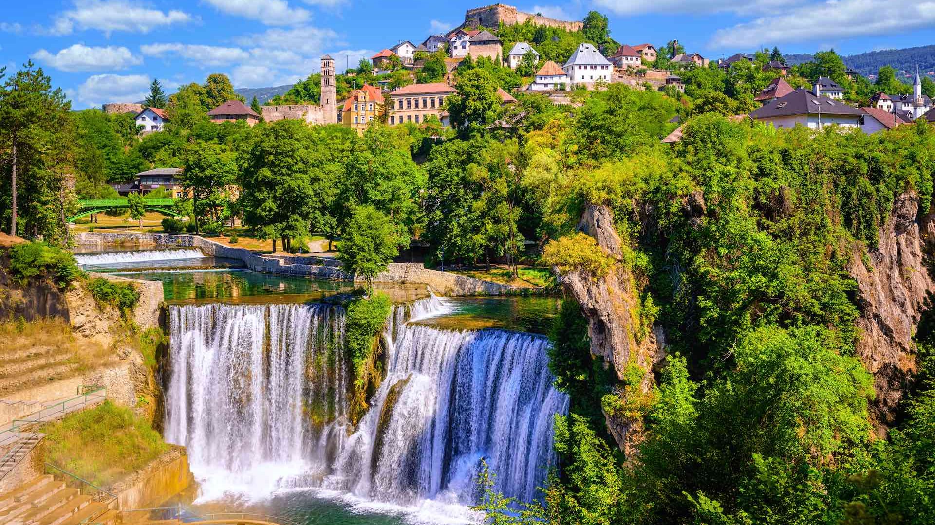 â Pliva-Wasserfall: Bosniens Naturwunder mitten in der Stadt