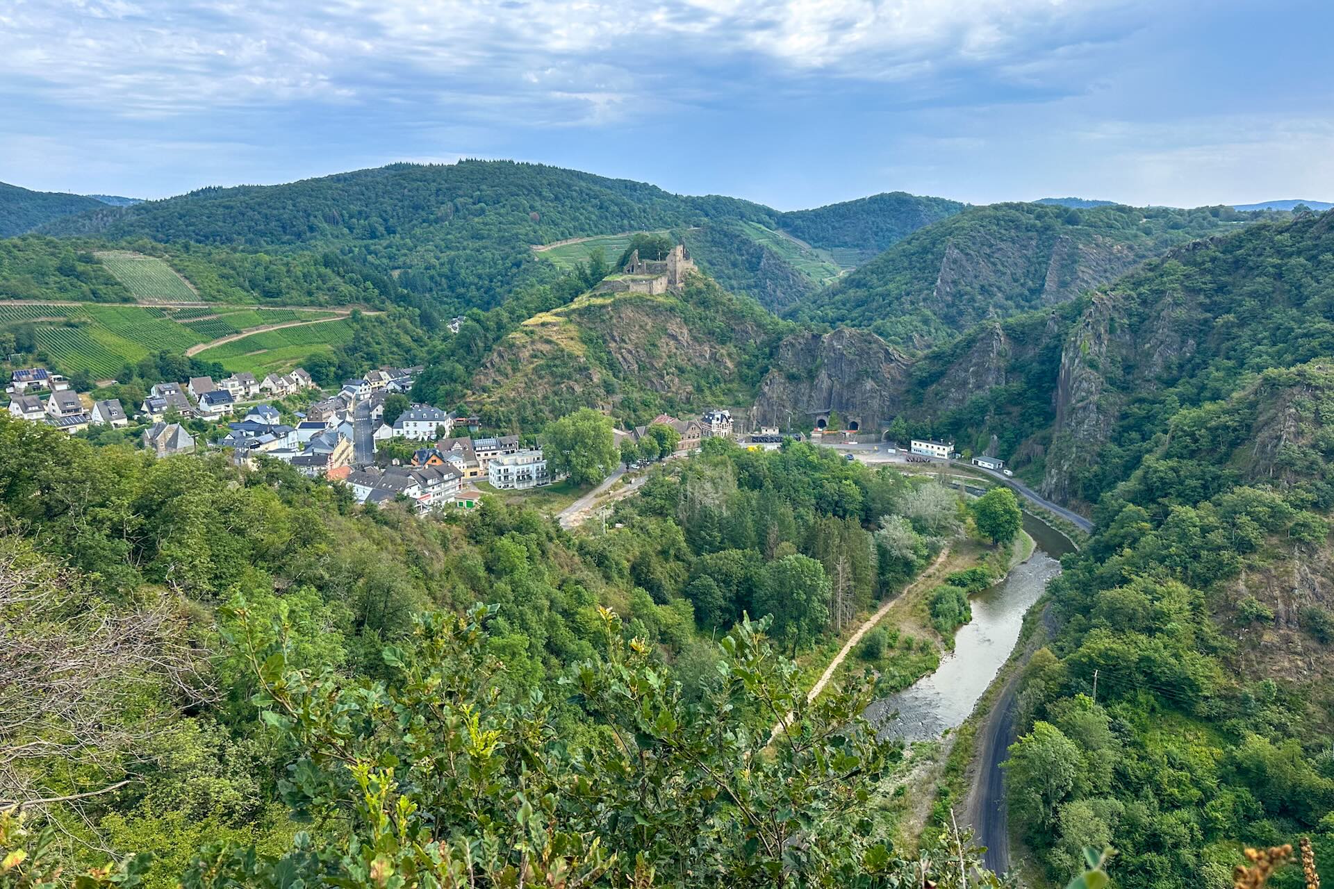 Ahrtal: SpektakulÃ¤re Wanderung an der Ahrschleife