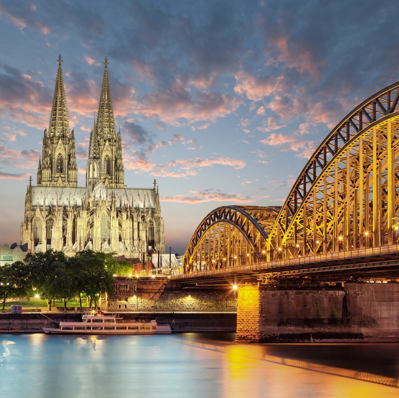 HohenzollernbrÃ¼cke: KÃ¶lns Postkartenmotiv & LiebesbrÃ¼cke