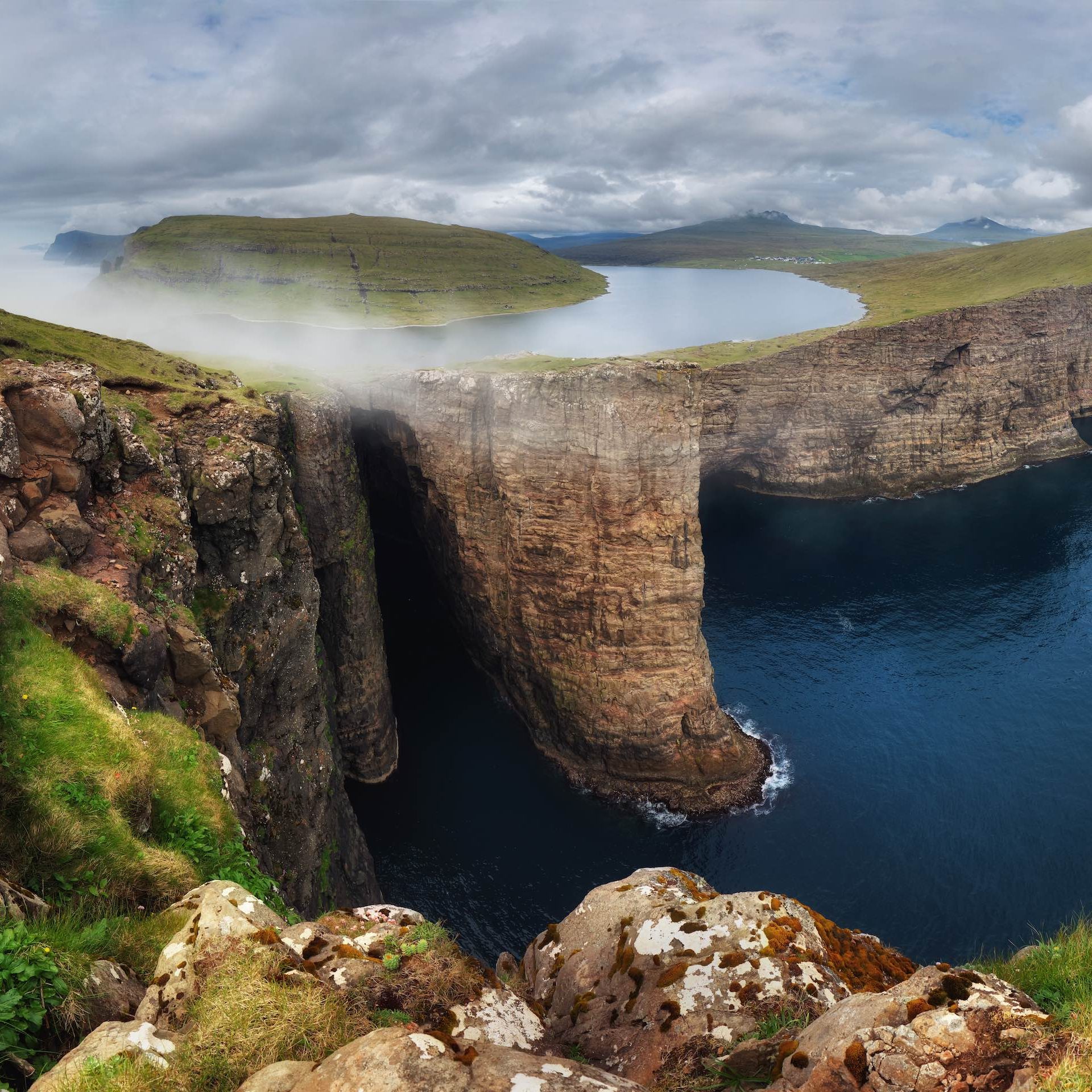 TrÃ¦lanÃ­pa-Klippe: Optische Illusion auf den FÃ¤rÃ¶er-Inseln